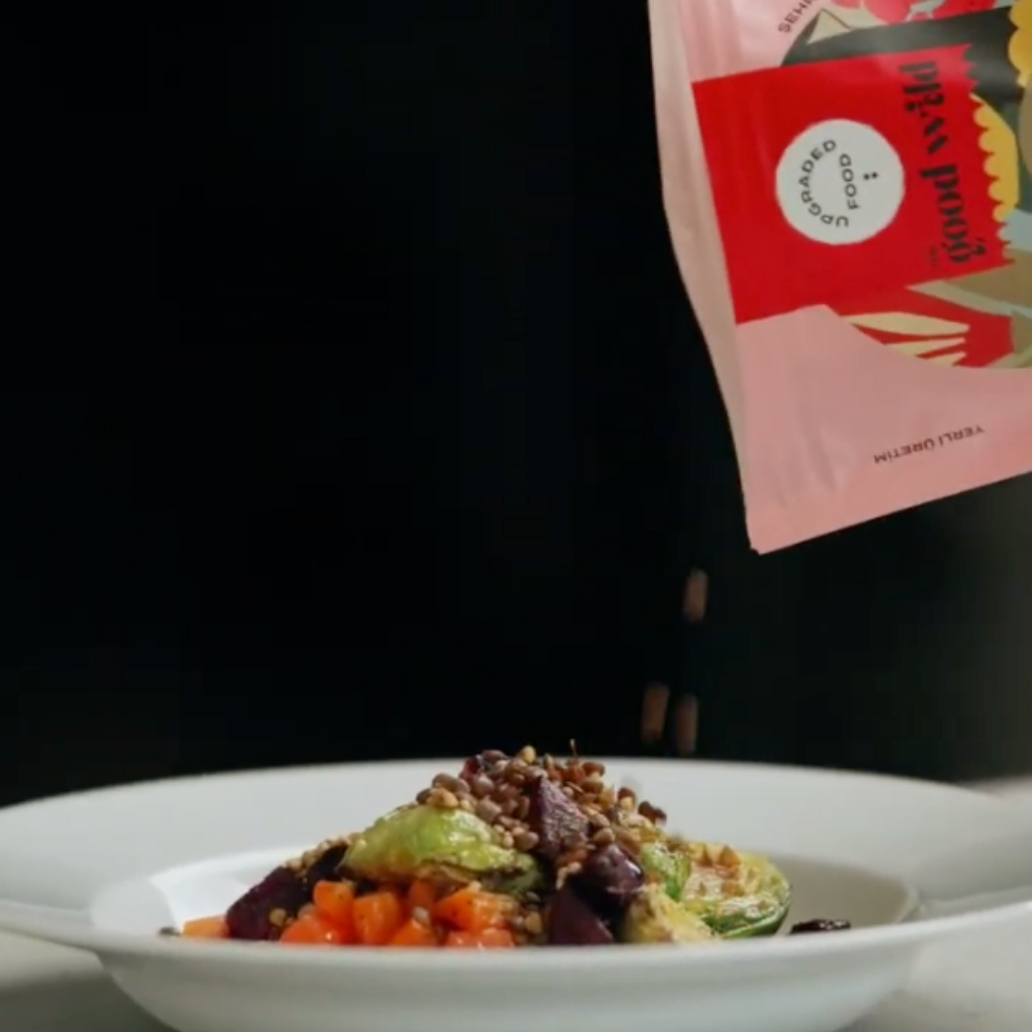 Fırınlanmış Sebzelerle Çıtır Kase